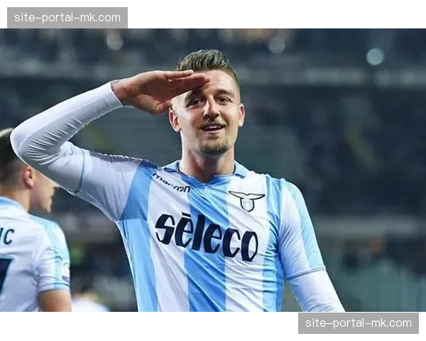 转会传闻：拉齐奥中场米林科维奇-萨维奇或将在今夏重返意甲